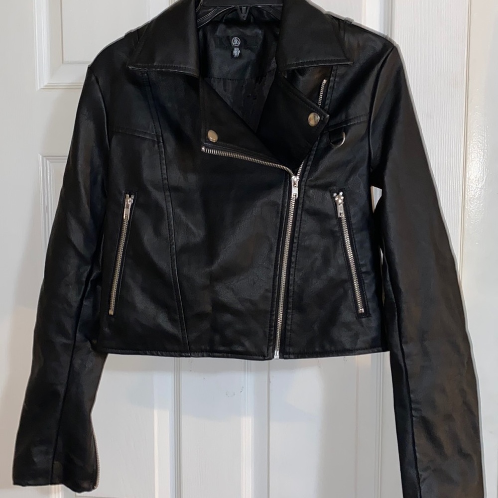 Womens cropped faux leather jacket